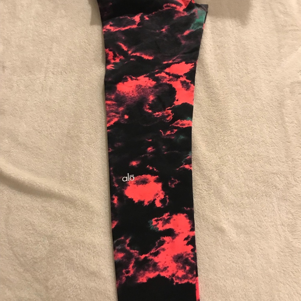 ALO yoga stretch pants in tie dye